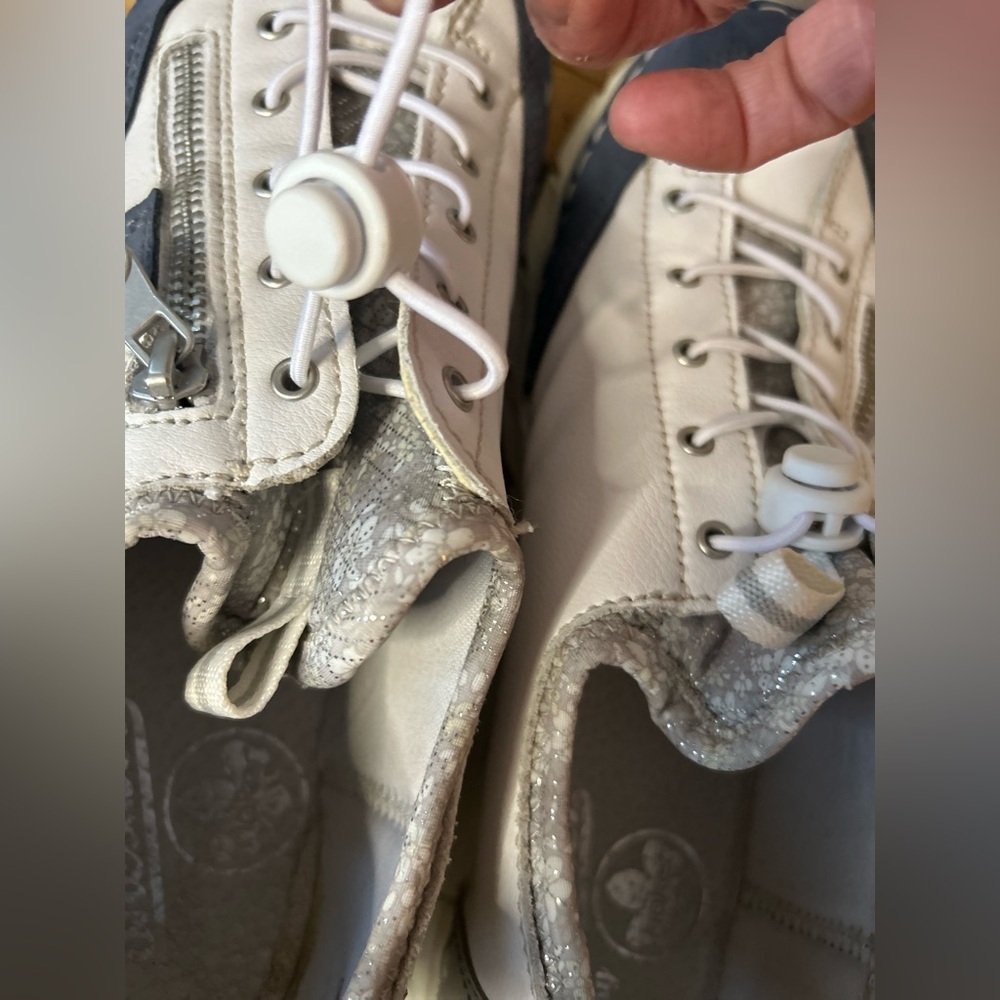 Rieker sneaker / like new - Picture 7 of 14